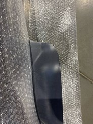 Бампер Iveco Eurocargo без отверстий под ПТФ 504027613 с повреждением 